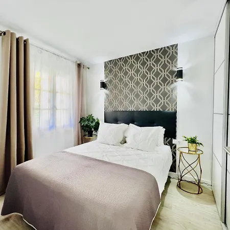 Romantic In Windsor Park Apartment